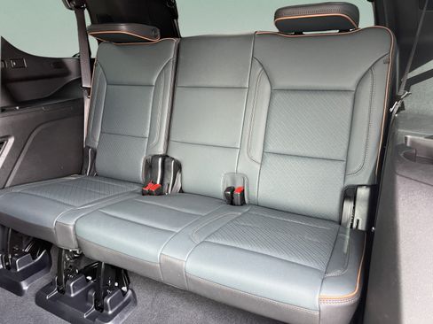 Used 2025 GMC Yukon AT4 w/ AT4 Premium Package AWD/4WD image 26