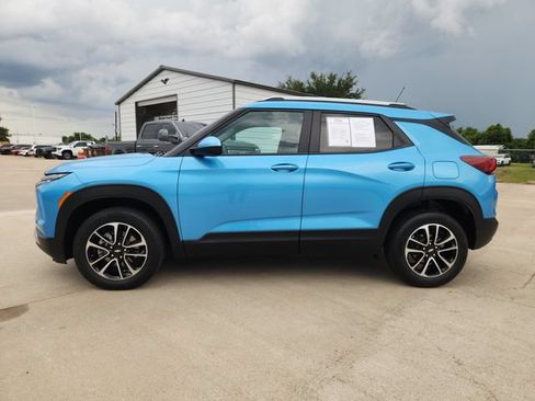 Used 2025 Chevrolet TrailBlazer LT AWD/4WD image 4