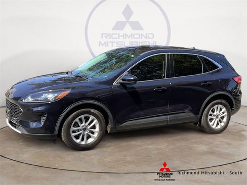 Used 2021 Ford Escape SE image 6