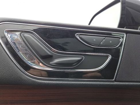 Used 2024 Lincoln Navigator Premiere image 12