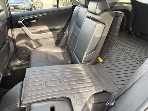 Used 2020 Toyota RAV4 Limited image 36
