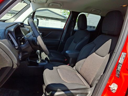 Used 2023 Jeep Renegade Latitude AWD/4WD image 24