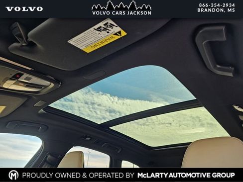 New 2026 Volvo XC60 B5 Plus w/ Protection Package Premier AWD/4WD image 17