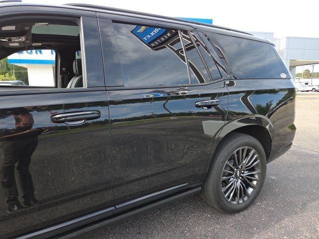 Used 2025 Cadillac Escalade Sport Platinum AWD/4WD image 39