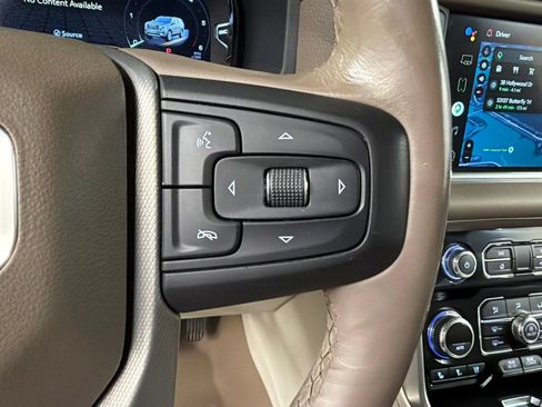 Used 2022 GMC Yukon XL Denali w/ Denali Premium Package AWD/4WD image 19