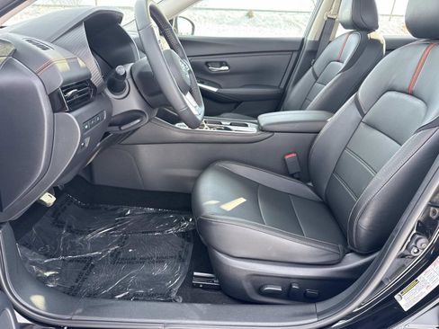 Used 2023 Nissan Sentra SR w/ SR Premium Package image 23