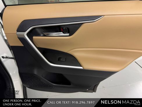 Used 2019 Toyota RAV4 XLE Premium AWD/4WD image 38