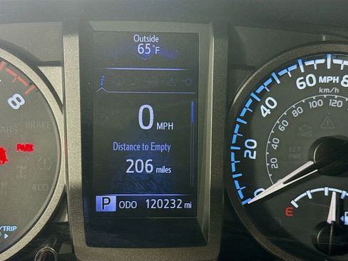 Used 2017 Toyota Tacoma TRD Off-Road w/ Tow Package (A/T) image 14