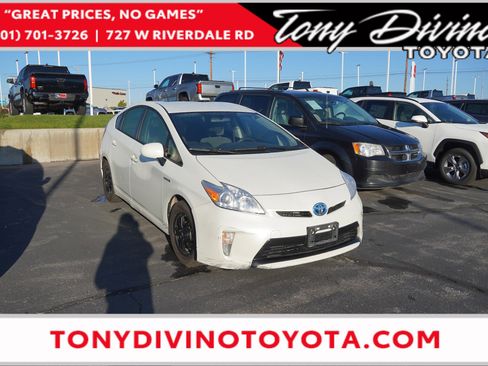 Used 2014 Toyota Prius Three image 1
