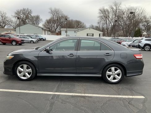 Used 2010 Toyota Camry image 7