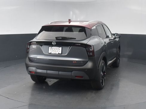 Used 2025 Nissan Kicks SR AWD/4WD image 19