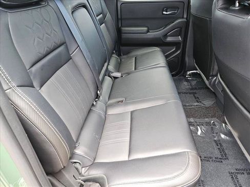 Used 2025 Nissan Frontier SL RWD image 24