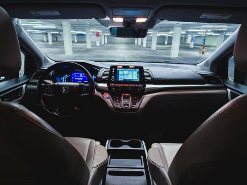 Used 2020 Honda Odyssey EX-L image 3