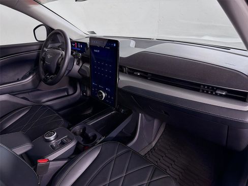 Used 2023 Ford Mustang Mach-E Select image 28