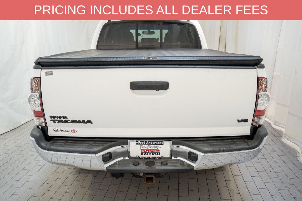 Used 2015 Toyota Tacoma 4x4 Double Cab w/ Limited Package image 4