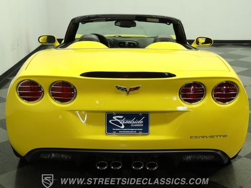 Used 2012 Chevrolet Corvette Grand Sport w/ 2LT Preferred Equipment Group RWD image 9