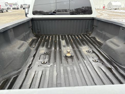 Used 2011 Ford F350 XLT w/ XLT Interior Pkg image 9