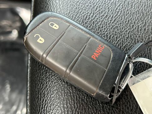 Used 2024 Jeep Compass Latitude AWD/4WD image 30