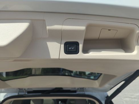 Used 2021 GMC Acadia Denali w/ Denali Technology Package FWD image 35