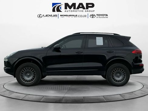 Used 2017 Porsche Cayenne S image 2