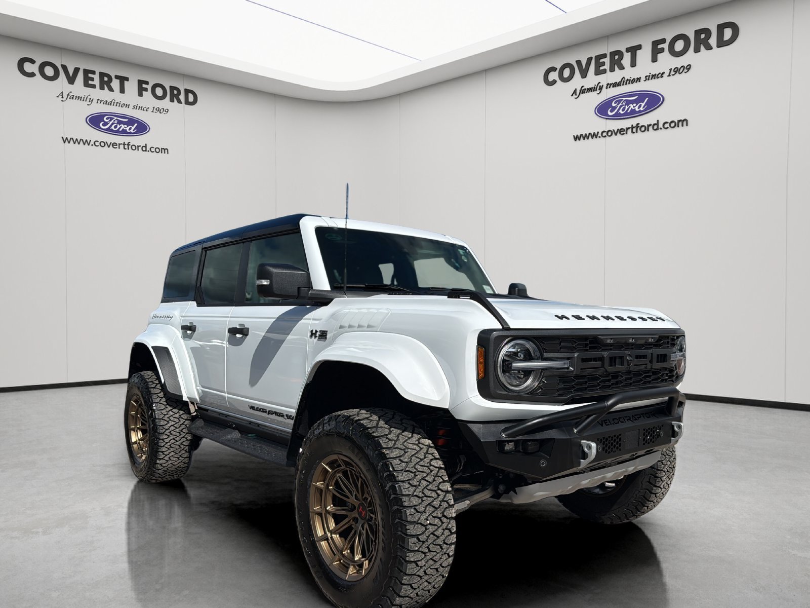 New 2026 Ford Bronco Raptor w/ Interior Carbon Fiber Pack AWD/4WD image 7