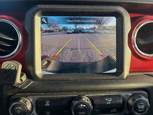 Used 2021 Jeep Gladiator Rubicon image 4