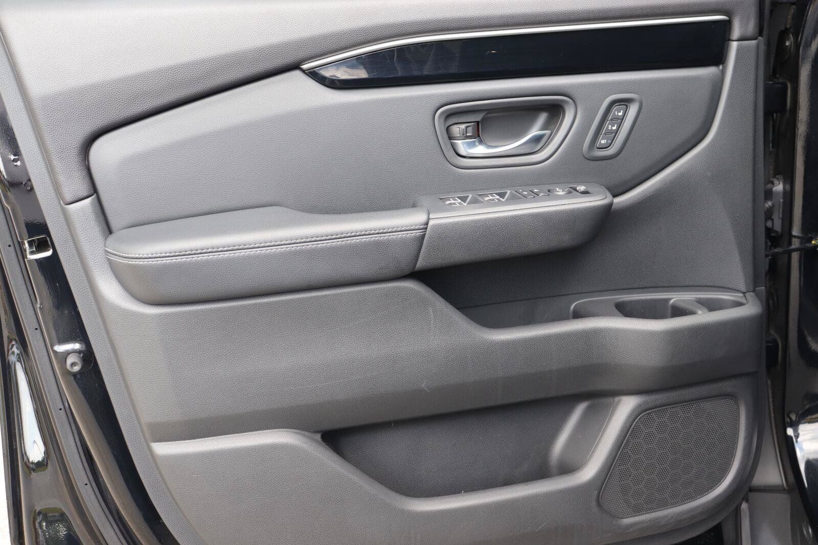 Used 2023 Honda Pilot Touring image 10