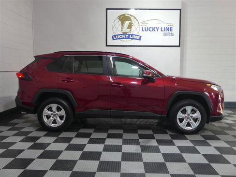 Used 2021 Toyota RAV4 XLE AWD/4WD image 6