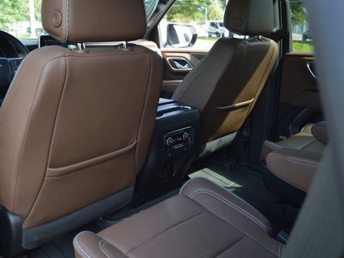 Used 2023 Chevrolet Tahoe High Country w/ Premium Package 2 AWD/4WD image 28