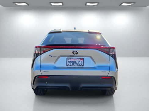 Used 2024 Toyota bZ4X XLE w/ Weather Package image 5