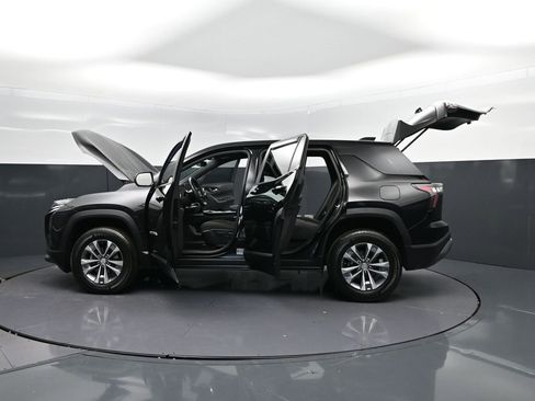 Used 2025 Chevrolet Equinox LT image 47