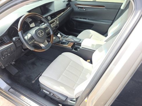 Used 2018 Lexus ES 350 w/ Ultra Luxury Package image 5