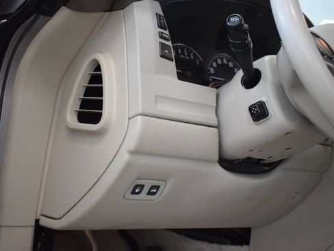 Used 2005 Cadillac XLR RWD image 59