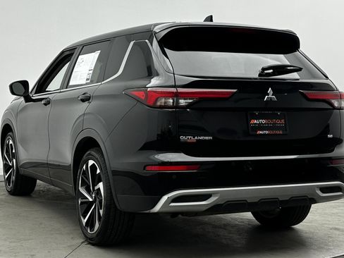 Used 2024 Mitsubishi Outlander SE Black Edition image 7
