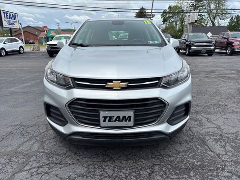 Used 2018 Chevrolet Trax LS FWD image 2