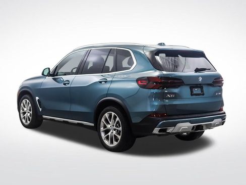 Used 2024 BMW X5 xDrive40i w/ Premium Package AWD/4WD image 3