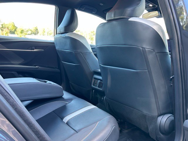 Used 2025 Toyota Camry SE AWD/4WD image 37