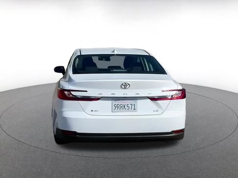 Used 2025 Toyota Camry LE image 11