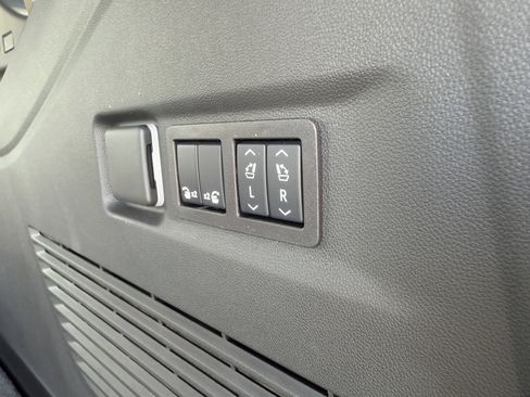 New 2026 Chevrolet Suburban Premier image 43