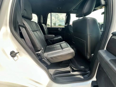 Used 2016 Lincoln Navigator Reserve image 21