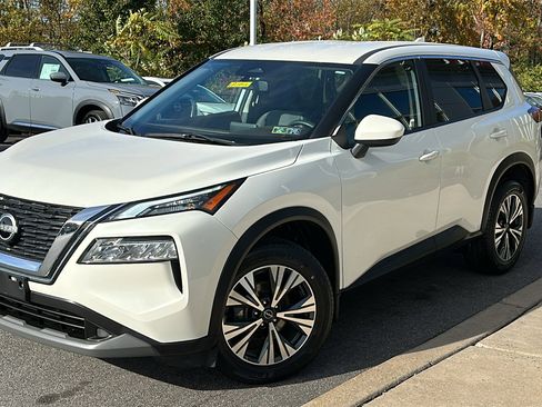 Certified 2023 Nissan Rogue SV image 1