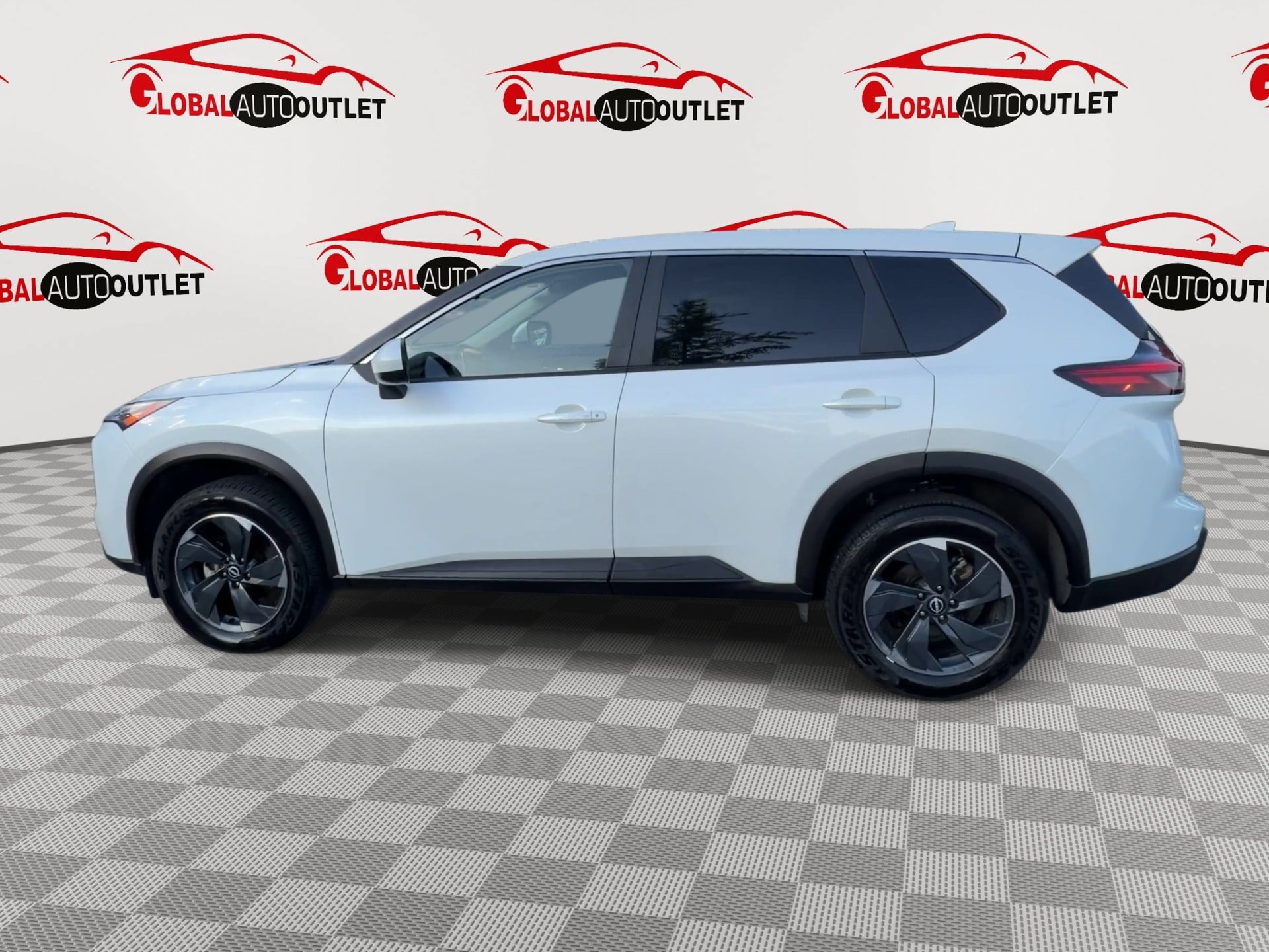 Used 2025 Nissan Rogue SV AWD/4WD image 5