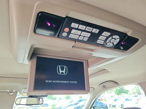 Used 2016 Honda Pilot Touring image 18
