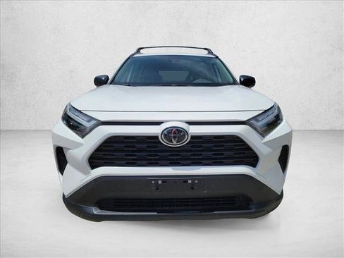 Used 2025 Toyota RAV4 LE AWD/4WD image 2
