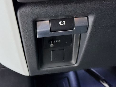 Certified 2024 Land Rover Defender 110 S AWD/4WD image 11