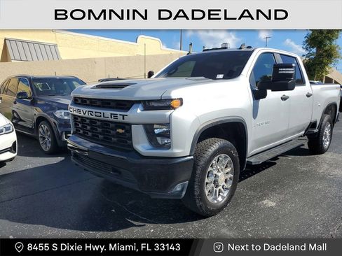 Used 2023 Chevrolet Silverado 2500 Custom w/ Custom Value Package image 3