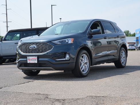 Used 2024 Ford Edge SEL w/ Convenience Package AWD/4WD image 8