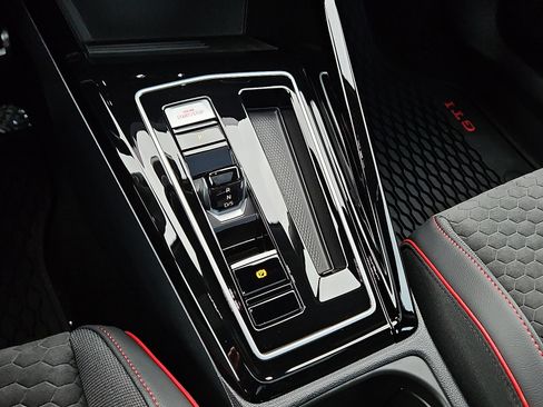 New 2026 Volkswagen GTI SE image 13