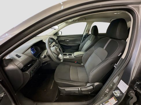 Used 2024 Nissan Sentra SV image 13