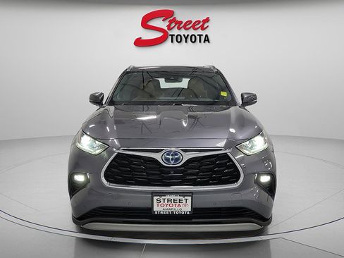 Certified 2022 Toyota Highlander Platinum image 6